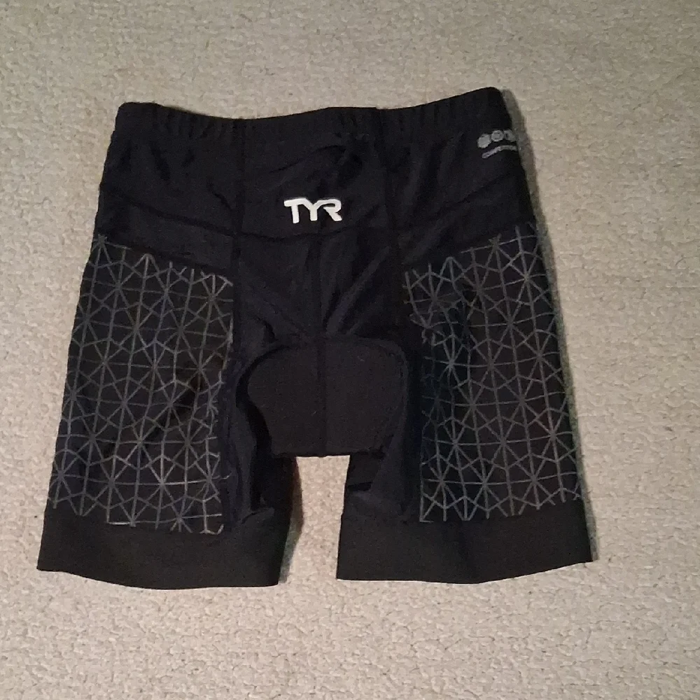 TYR Black Geometric Biker Shorts - Picture 4 of 4
